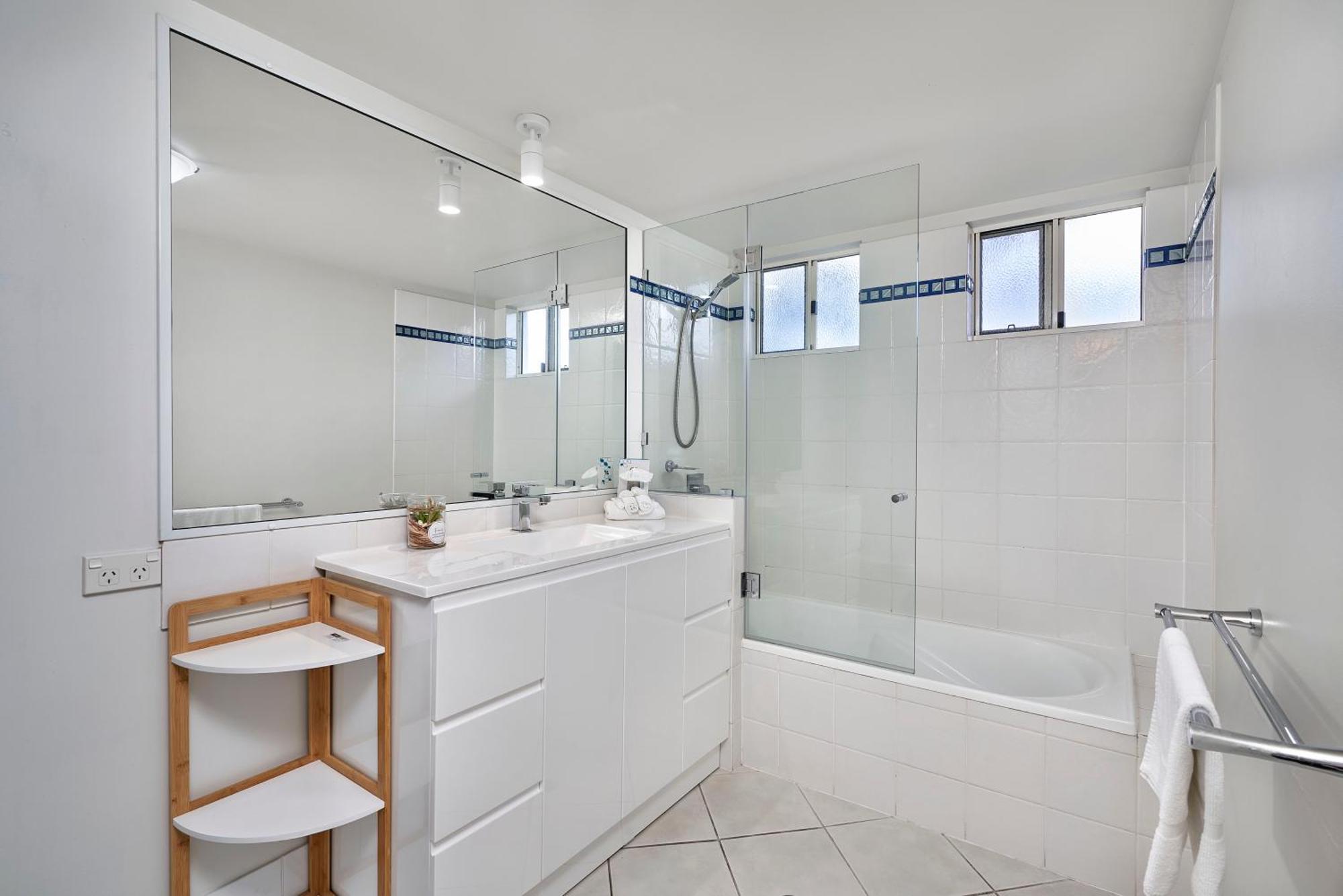 North Cove Waterfront Suites Cairns Kültér fotó